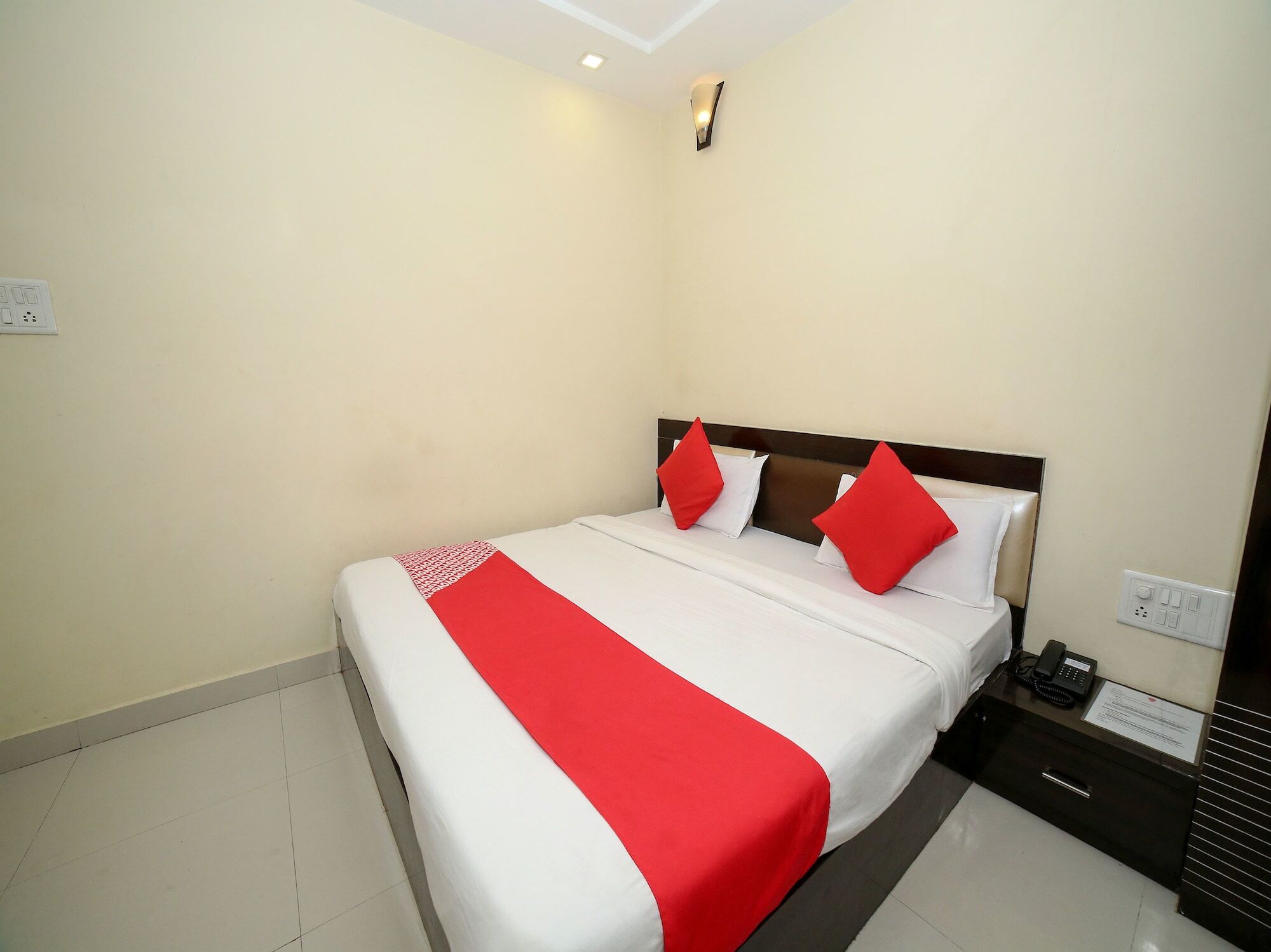 Oyo 7367 Hotel Dessert Palm Gwalior Luaran gambar